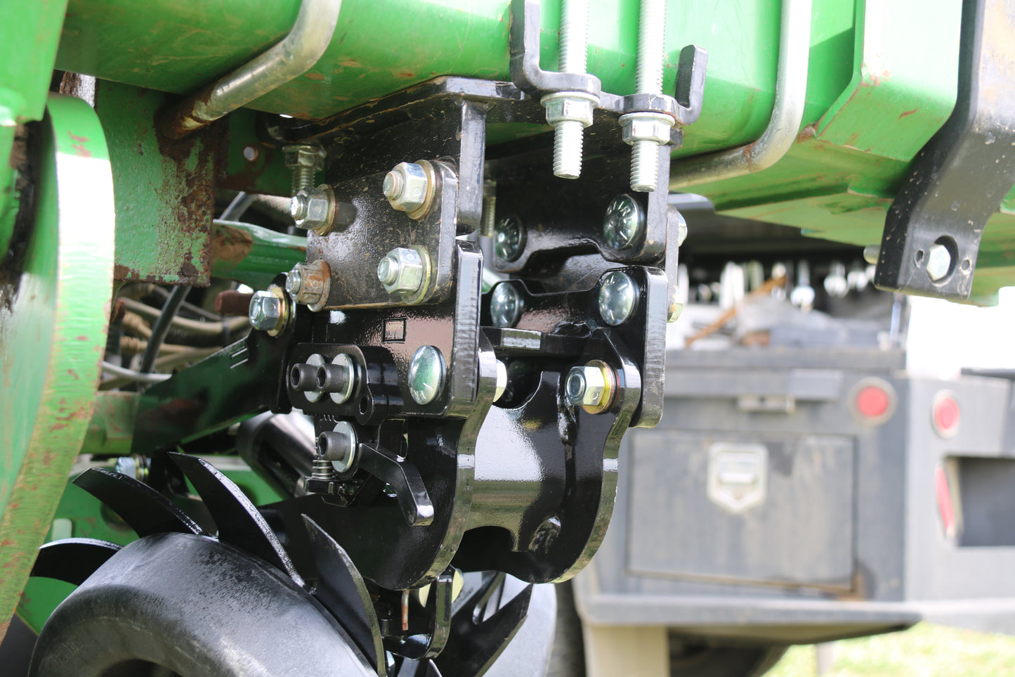 New John Deere 1770NT / 1775NT Frame Mount Compact Floating Row Cleaner - Less than 24 Row Planter