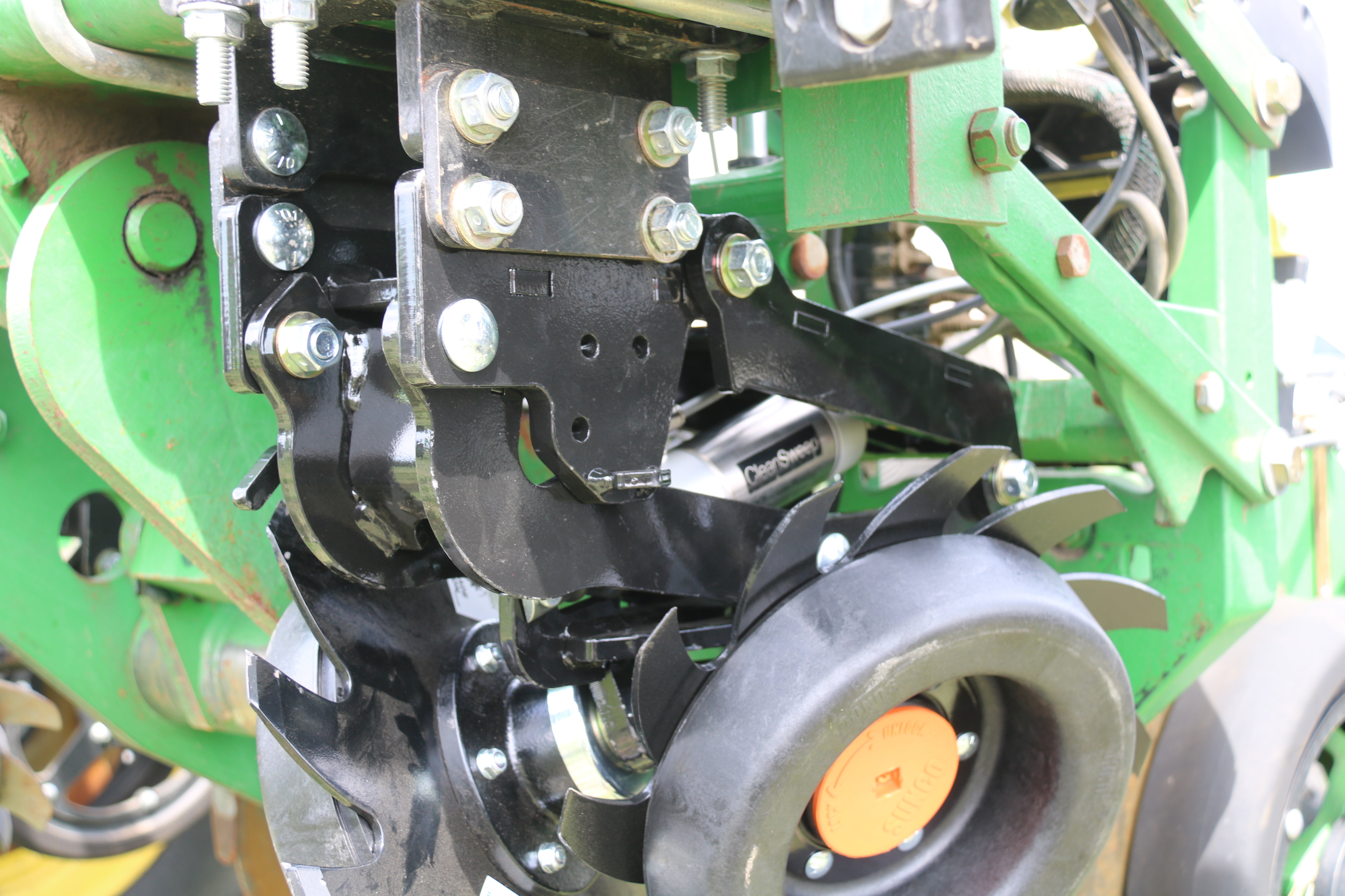 New John Deere 1770NT / 1775NT Frame Mount Compact Floating Row